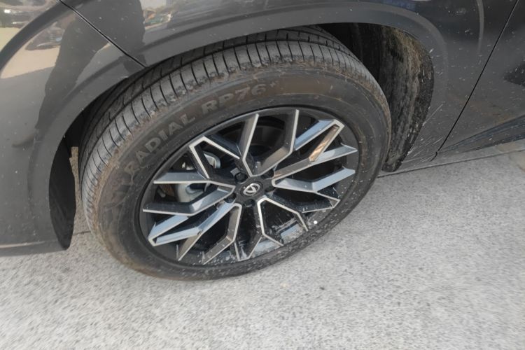 Changan UNI-Z PHEV 2025 car image #4