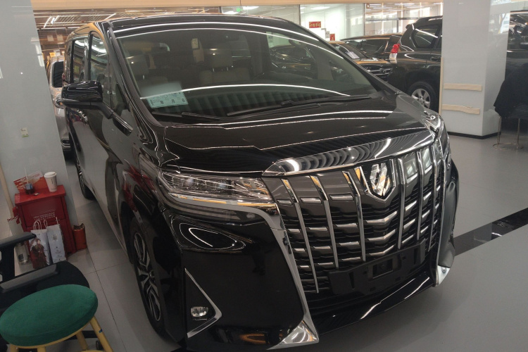 Toyota Alphard 2019 #4 Toyota Alphard 2019 car image #4