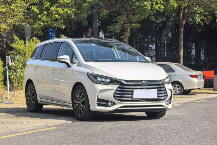BYD 2019 #4 BYD 2019 car image #4