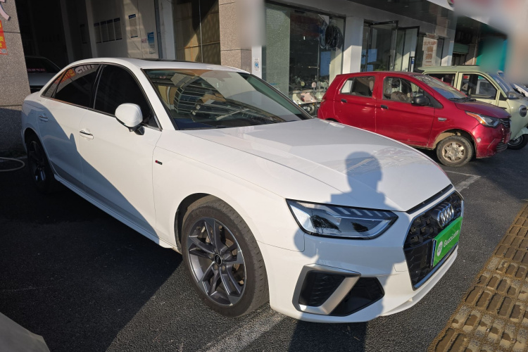 Audi A4L 2023 car image #4