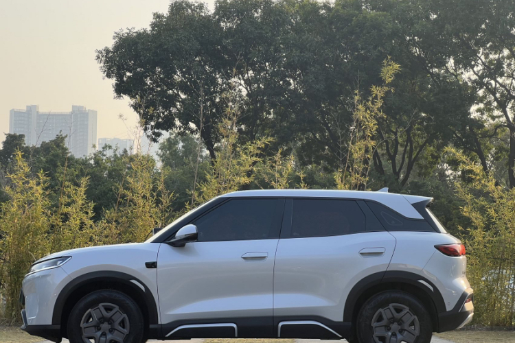 BYD YuanUP 2025 car image #4