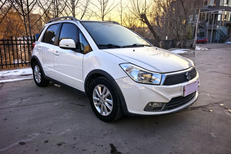 铃木 天语 SX4 2016 汽车图片 #4
