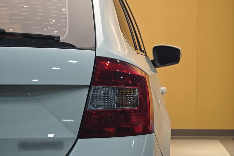 Skoda Rapid Spaceback 2019 car image #4