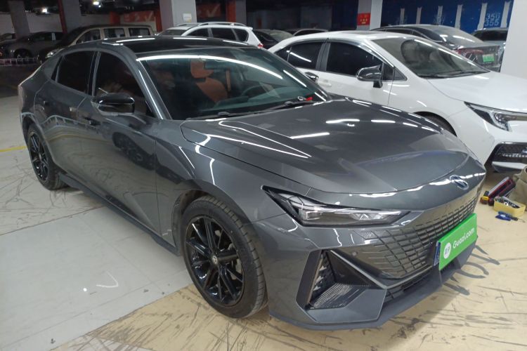 Changan UNI-V 2023 car image #4