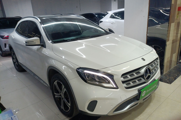 Mercedes-Benz GLA Class 2018 car image #4