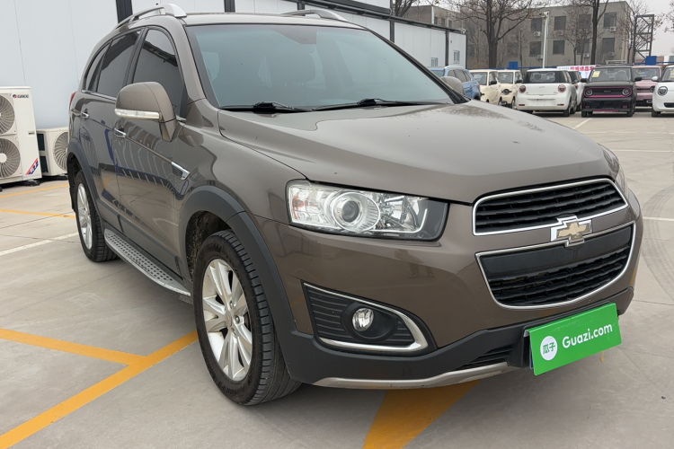 Chevrolet Captiva 2017 image de voiture #4