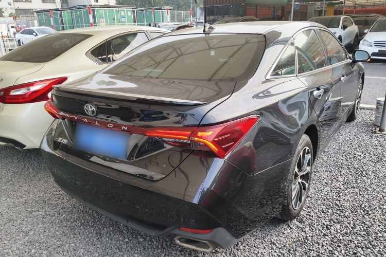 Toyota Avalon 2023 car image #4