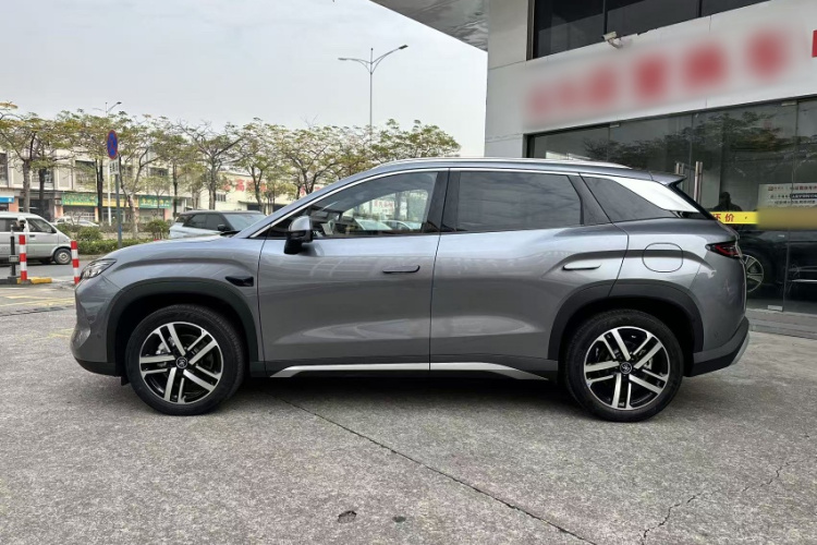 BYD SongL DM-i 2025 car image #4