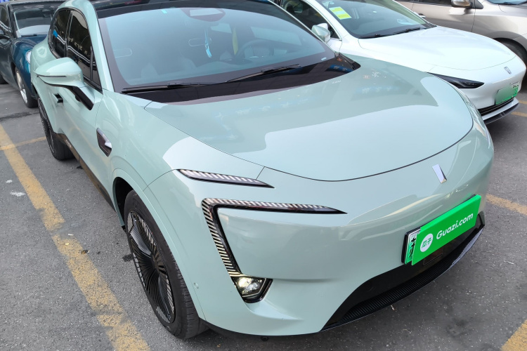 Avatr 11 2024 car image #4