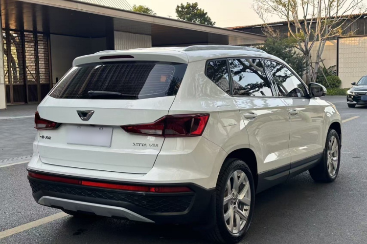 VS5 2023 car image #4