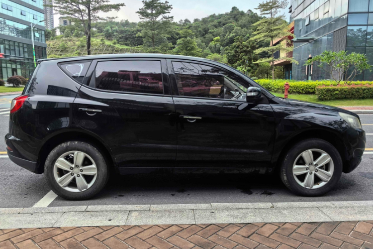 GEELY GX7 2015 #4 GEELY GX7 2015 car image #4