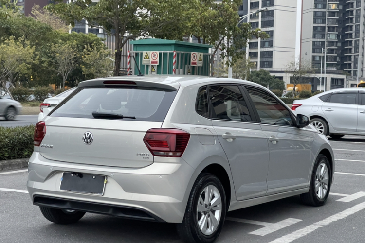 Volkswagen Polo 2019 car image #4