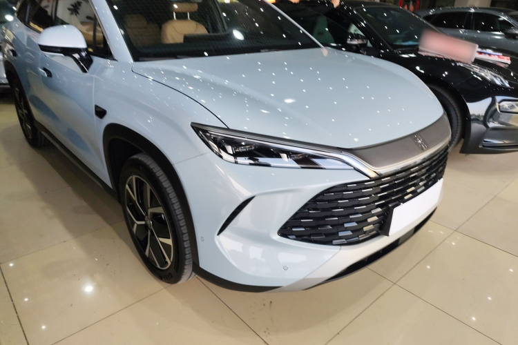 BYD SongL DM-i 2025 #4 BYD SongL DM-i 2025 car image #4
