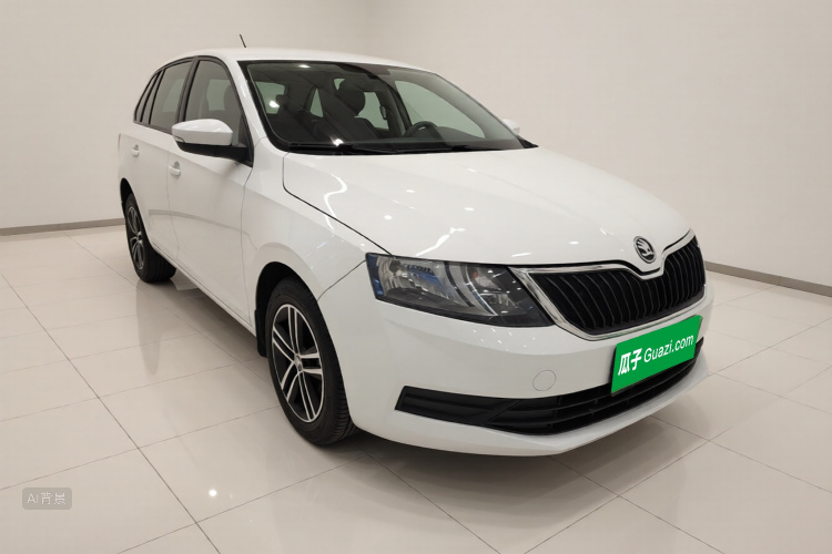 Skoda Rapid Spaceback 2017 car image #4