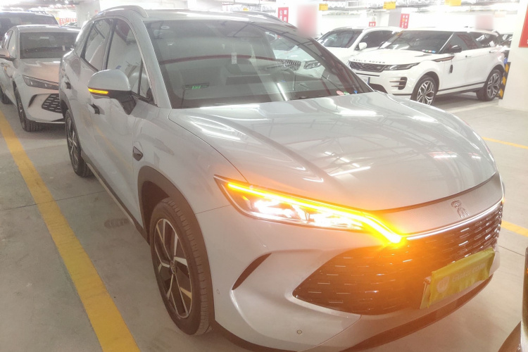 BYD SongL DM-i 2025 #4 BYD SongL DM-i 2025 car image #4