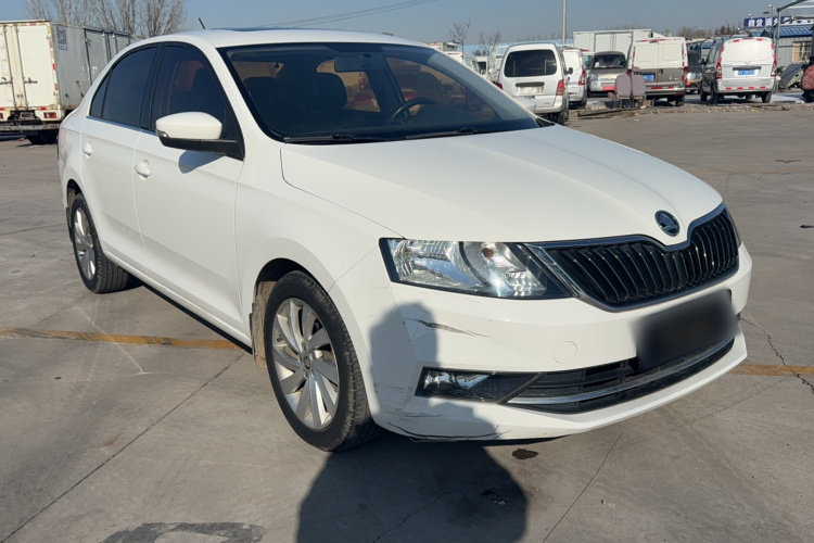 Skoda Rapid 2018 car image #4