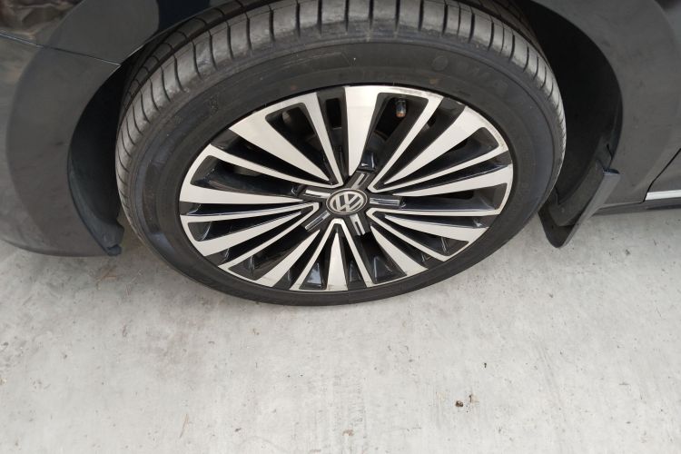 Volkswagen Passat 2019 #4 Volkswagen Passat 2019 car image #4