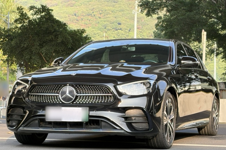 Mercedes-Benz E Class New Energy 2022 car image #4