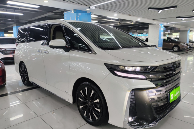 Toyota Vellfire 2024 car image #4