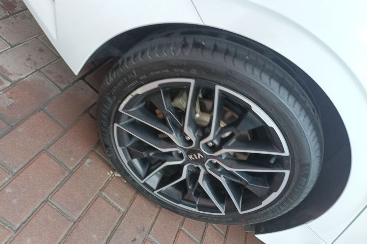 Kia K5 2020 car image #4