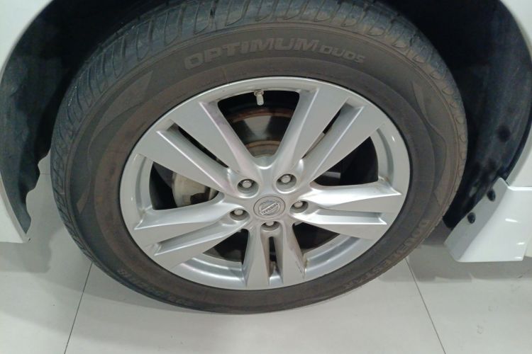 Nissan Quest 2016 imagen de coche #4