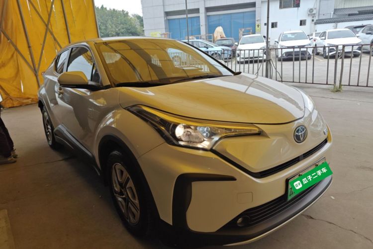 Toyota C-HR EV 2021 immagine di auto #4