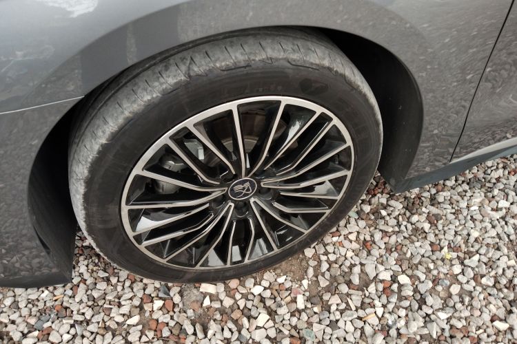 BYD Han 2023 car image #4