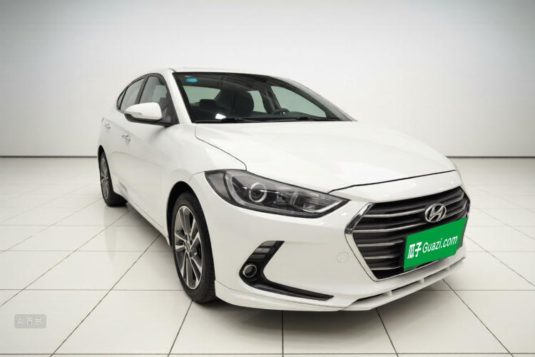 Hyundai Elantra AD 2019 image de voiture #4