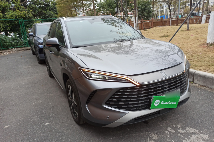 BYD SongL DM-i 2025 #4 BYD SongL DM-i 2025 car image #4