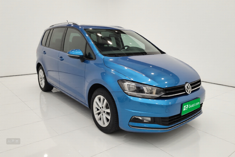 Volkswagen Touran 2019 car image #4