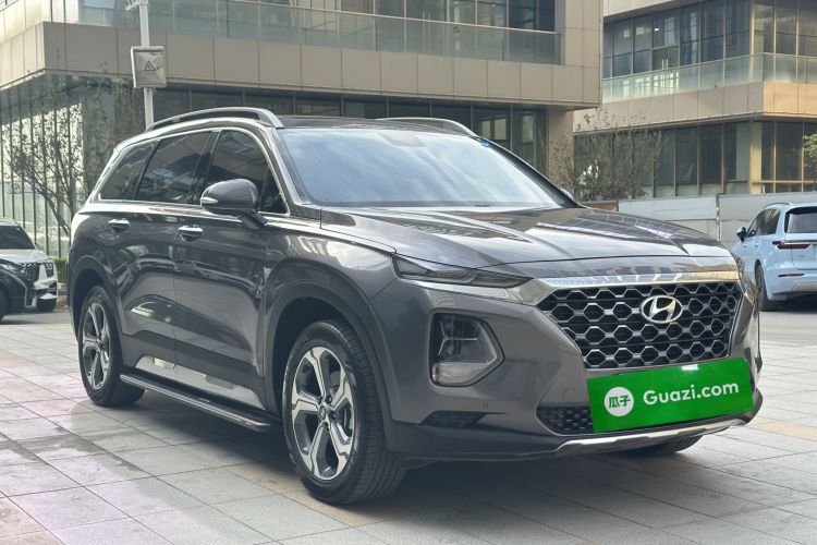 Hyundai Santa Fe 2022 car image #4
