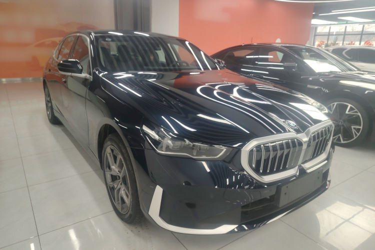 BMW i5 2025 car image #4