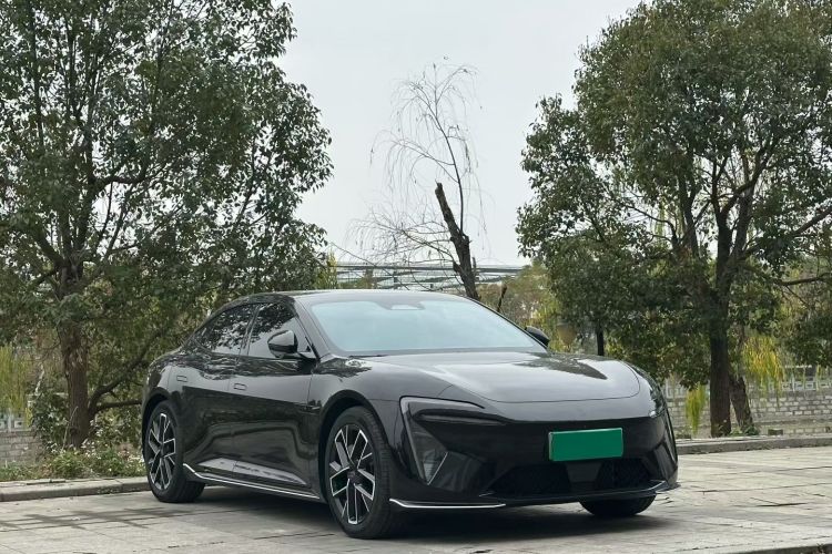 Avatr 06 2025 car image #4