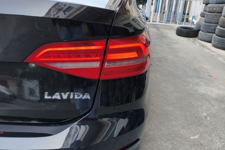 Volkswagen Lavida 2019 car image #4
