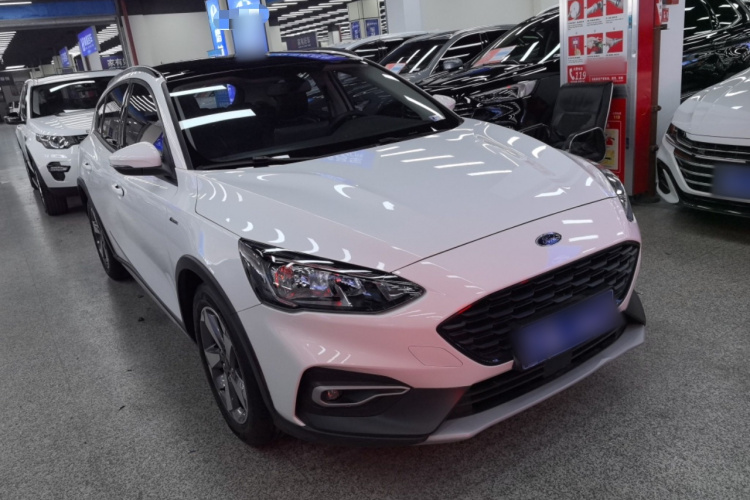 Ford Focus Active 2020 car image #4