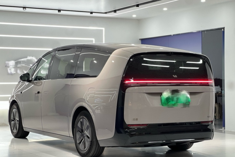 理想汽车 理想MEGA 2025 汽车图片 #4