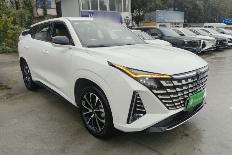 Changan UNI-Z PHEV 2024 #4 Changan UNI-Z PHEV 2024 car image #4