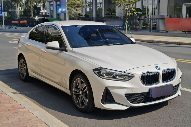 BMW 1 Series 2021 immagine di auto #4