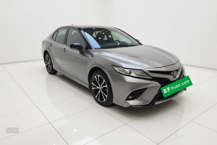 Toyota Camry 2020 car image #4