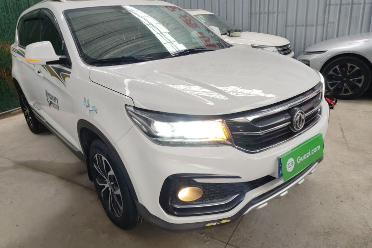 Forthing JOYEAR X5 2017 صورة سيارة #4