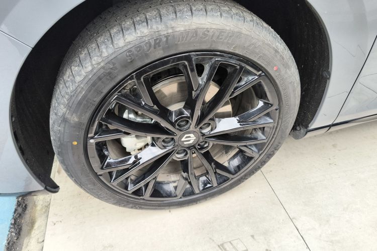 零跑汽车 零跑Lafa5 2025 汽车图片 #4