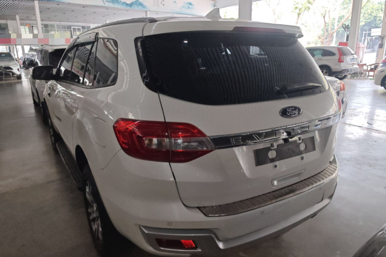 Ford Everest 2017 صورة سيارة #4