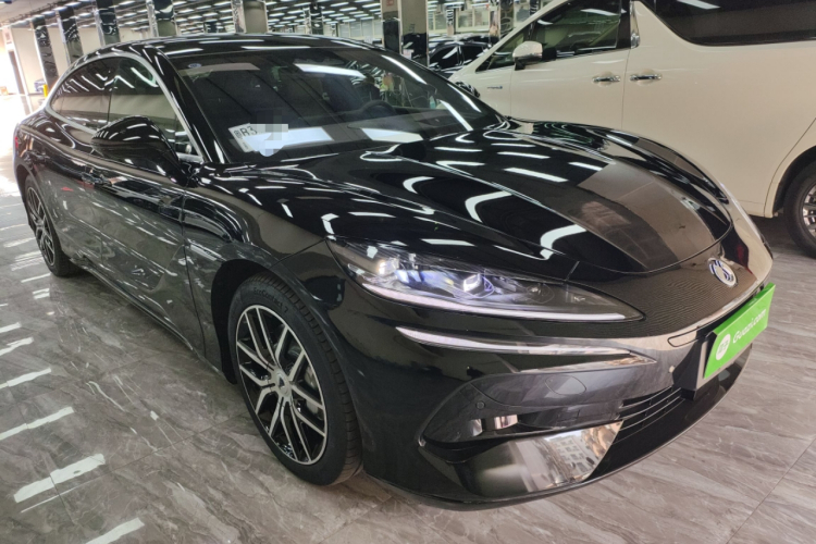 Denza Z9 2024 car image #4