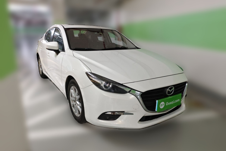 Mazda 3 Axela 2017 car image #4