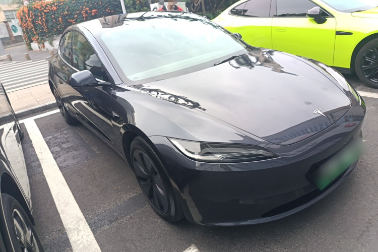Tesla Model 3 2024 immagine di auto #4