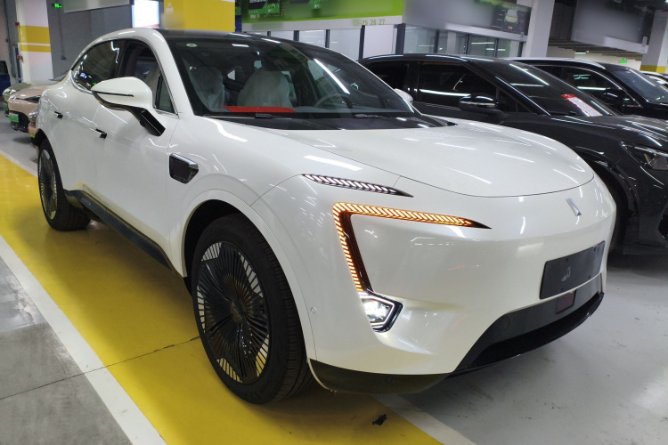 Avatr 11 2025 #4 Avatr 11 2025 car image #4