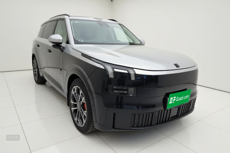 Lynk & Co 900 2025 car image #4