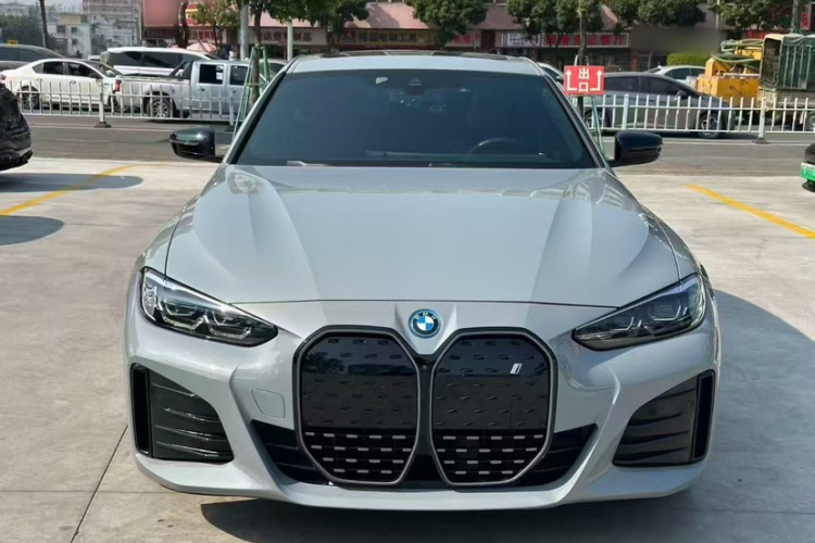 BMW i4 2022 #4 BMW i4 2022 car image #4