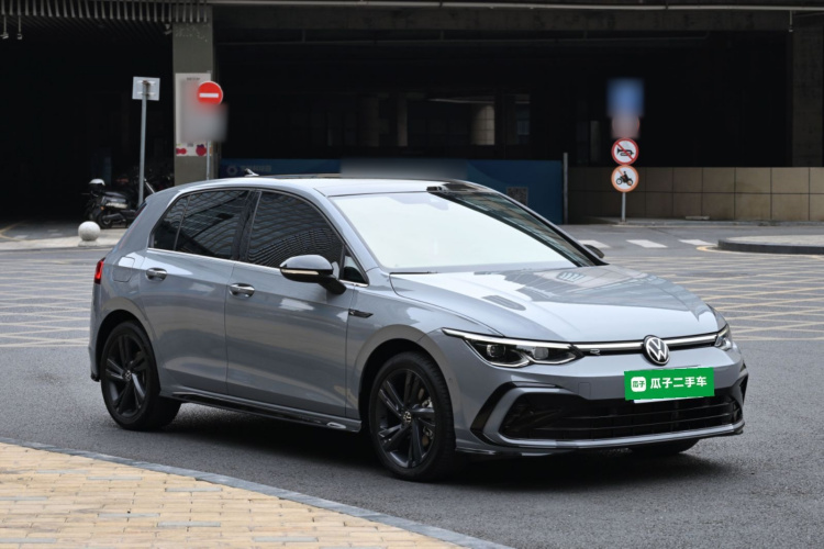Volkswagen Golf 2022 car image #4
