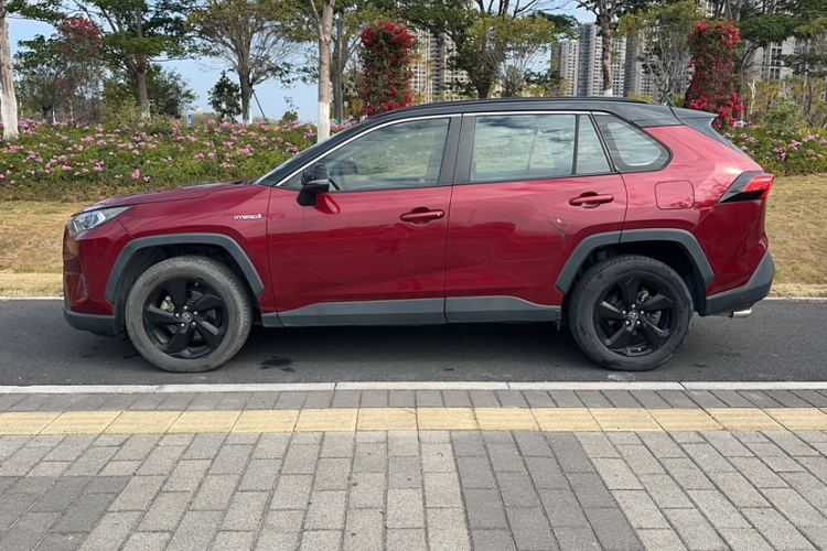 Toyota RAV4 2020 car image #4